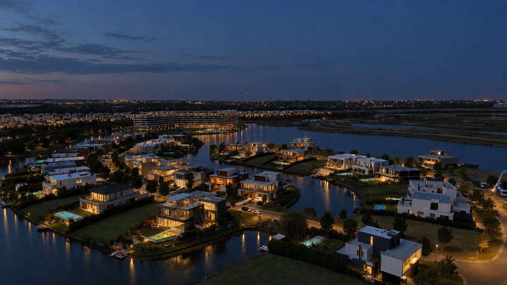 Vista nocturna de barrio premium — LUX Real Estate